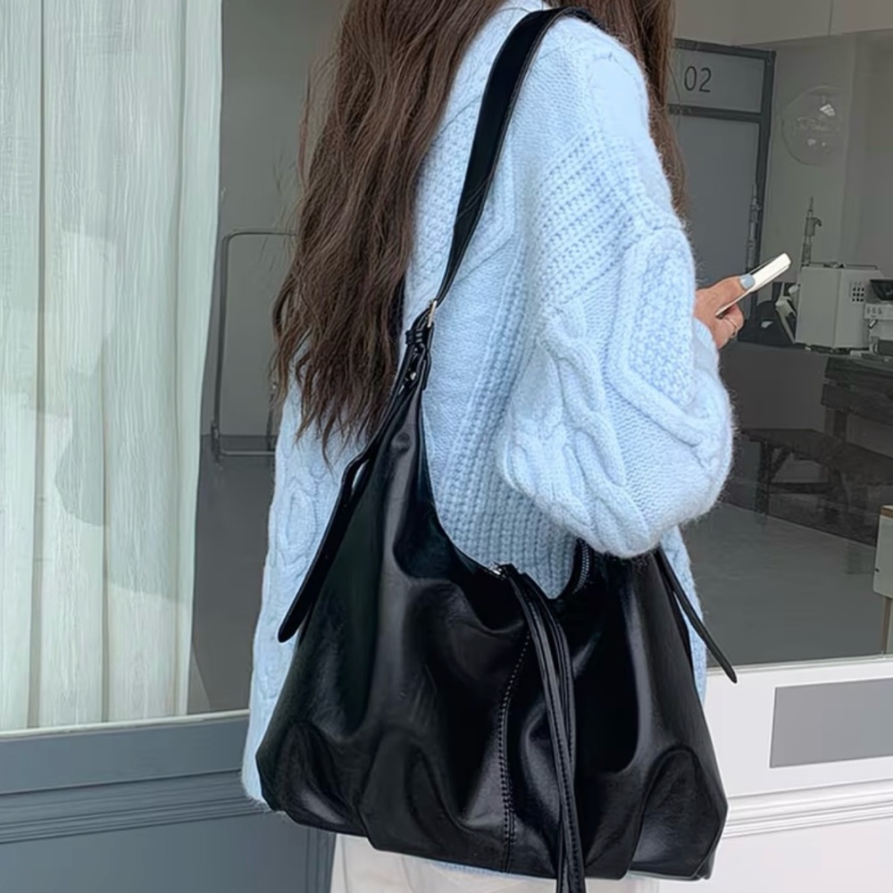 SOLD!  Large Capacity Women’s Vintage Bag